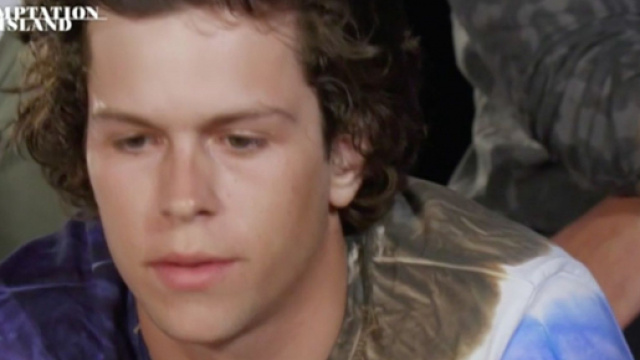 Temptation Island, Tommaso pazzo di gelosia per Valentina.