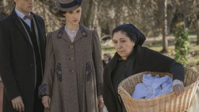 Una Vita, spoiler al 10 luglio: Salmeron assumerà una nuova domestica.