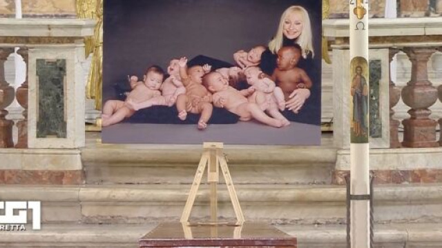 Ascolti Tv 9 luglio 2021: i funerali di Raffaella Carrà al 32%.