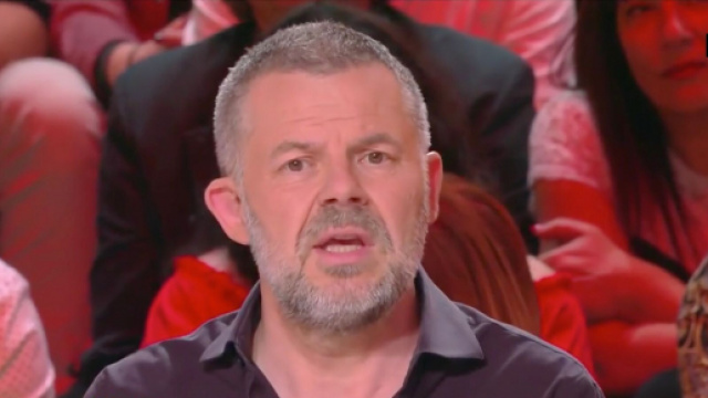 Le chroniqueur de TPMP Éric Naulleau dans BTP. Source : capture d’écran C8.