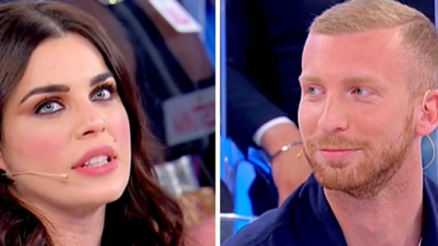 Uomini e Donne, Samantha e Alessio potrebbero essere in crisi: lui 'beccato' con un'altra.