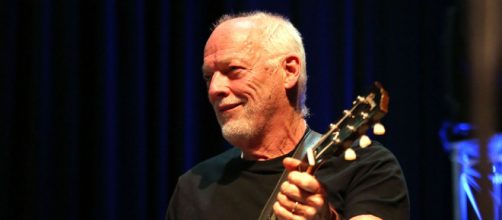 David Gilmour criticato per le sue posizioni sulle riaperture.