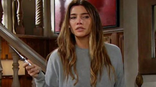 Beautiful, anticipazioni: Steffy abusa di farmaci e minaccia I familiari.