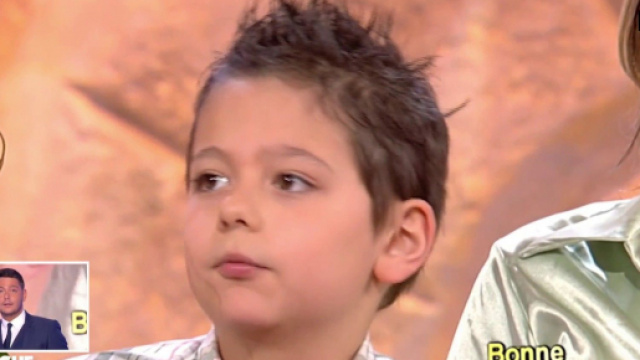 La première télévision de Sasha Elbaz, chroniqueur de TPMP. Source : capture d’écran C8