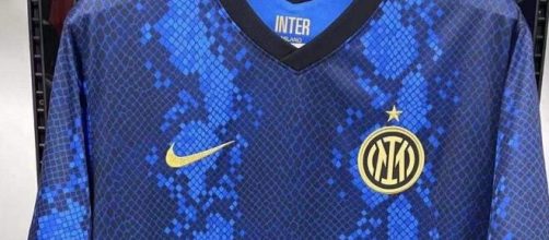La nuova maglia dell'Inter per la stagione 2021-2022.