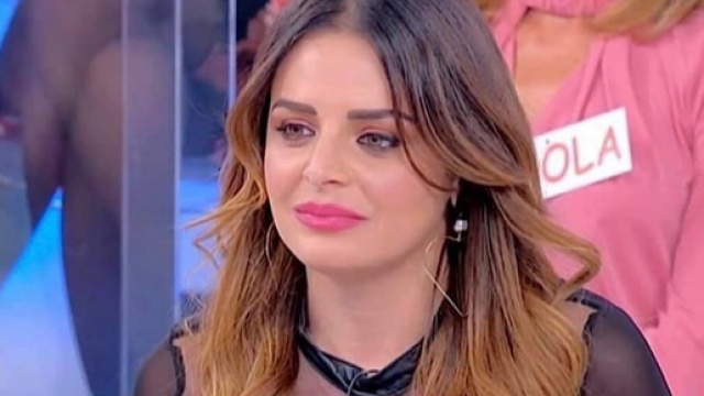 Uomini e Donne, Roberta Di Padua in pausa dai social: 'Devo ritrovare la serenità persa'.
