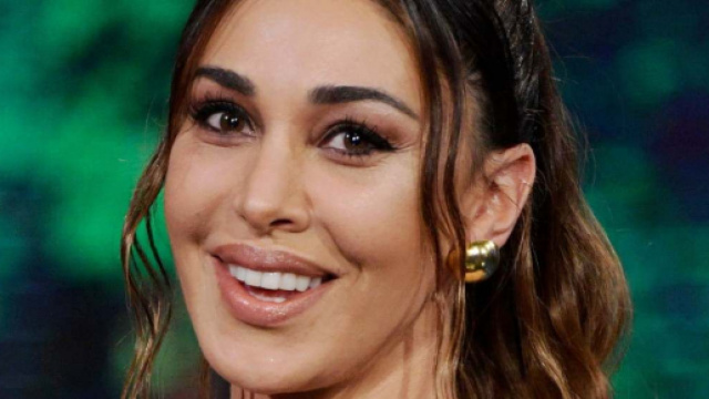 Belen Rodriguez, polemica post parto: 'Ascensori disattvati, piano riservato a celebrità'.