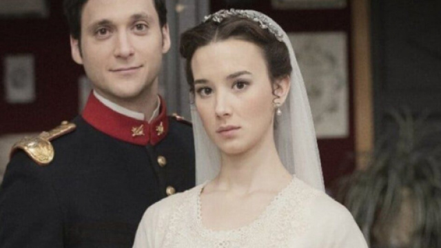 Una vita, anticipazioni: Camino esita prima di dire sì a Ildefonso, Cinta invece è raggiante.