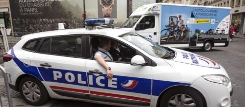 Tour de France, la Gendarmerie effettua un blitz nell'hotel della Bahrain.