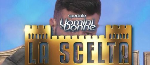 Uomini e donne sospeso in prime time