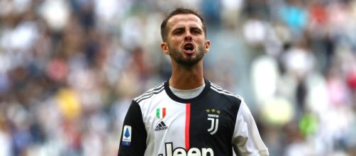 Juve, intesa con il Barcellona per lo scambio tra Arthur e Pjanic.