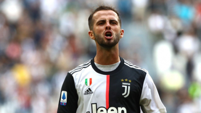 Juve, intesa con il Barcellona per lo scambio tra Arthur e Pjanic.