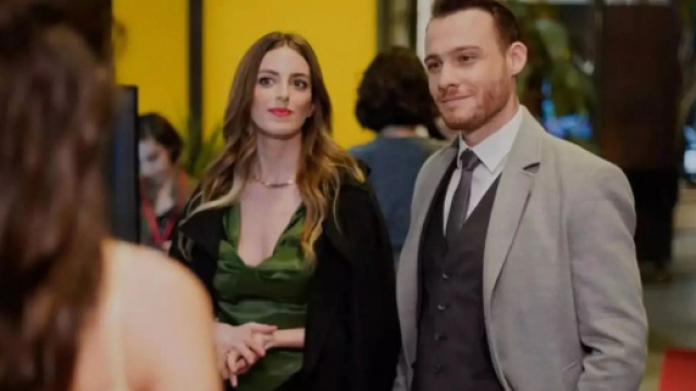 Love is in the Air: Selin confessa a Serkan di essere ancora innamorata di lui.