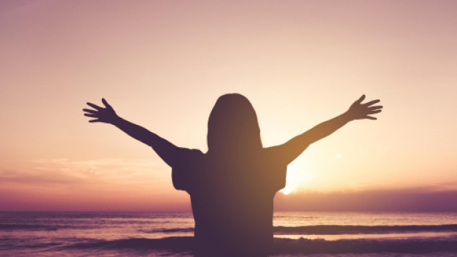 Previsioni zodiacali di lunedì 19 luglio: incendio d'emozioni per Gemelli, Cancro sereno.