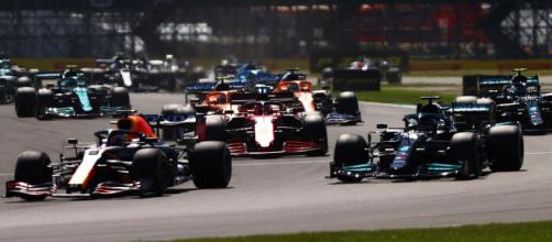 Formula 1: prosegue il duello fra Verstappen e Hamilton.