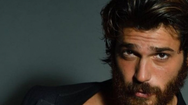 Can Yaman beccato con Enzo Thorens: il regista potrebbe curare il nuovo spot pubblicitario.