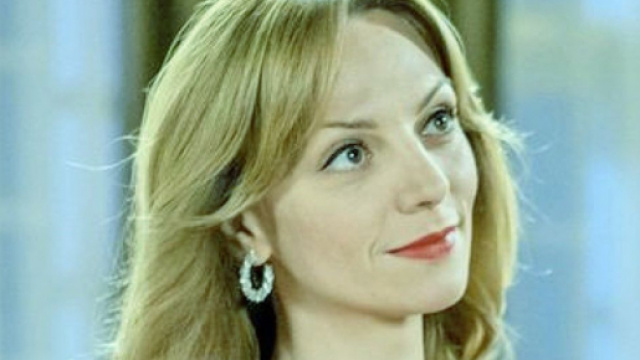 Tempesta d’amore anticipazioni 2-8 agosto: Ariane bacia Max, Vanessa sta male.