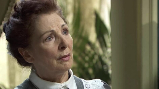 Una vita, anticipazioni 23-24 luglio: Agustina verrà minacciata con un coltello.