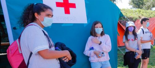 La Xunta de Galicia va a colocar una ambulancia para el traslado de los estudiantes positivos del macrobrote (Twitter @Xunta)