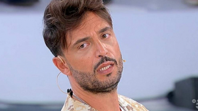 Uomini e Donne, Armando contro le sue ex: 'Nessun bel ricordo, mi sono sentito tradito'.