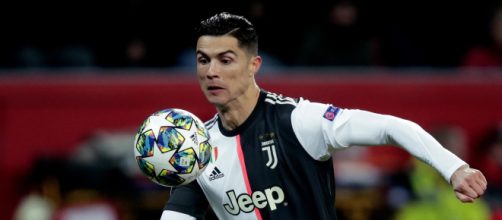 Cristiano Ronaldo si allontana dalla Juventus.