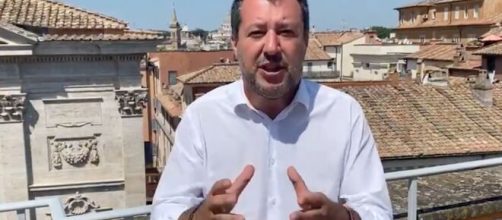 Ucciso in piazza a Voghera, Salvini difende l'assessore Lega: 'Ipotesi legittima difesa'.