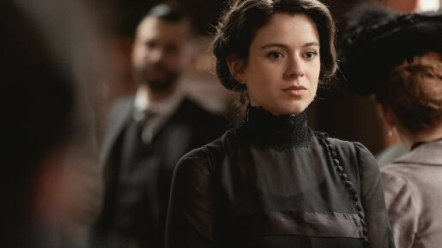 Una Vita, spoiler all'1 agosto: Alvarez-Hermoso vuole andare a Cuba per trovare Santiago, Genoveva lo minaccia di non fargli vedere il figlio.