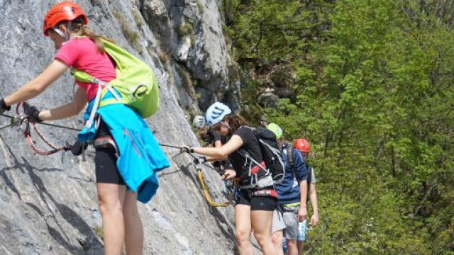 Alto Garda, 'sorpasso' sulla via ferrata finisce in rissa e arrivano i carabinieri.