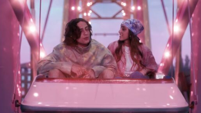 Giulia Stabile ringrazia Sangiovanni dopo l'uscita del videoclip di Malibù.