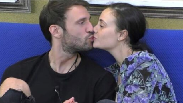 Andrea Zenga e Rosalinda, lei rompe il silenzio sul presunto tradimento.