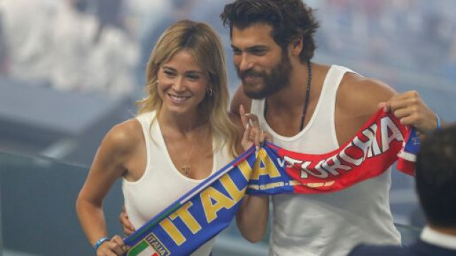 Can Yaman e Diletta, vacanze separati: la giornalista avrebbe tolto l'anello.