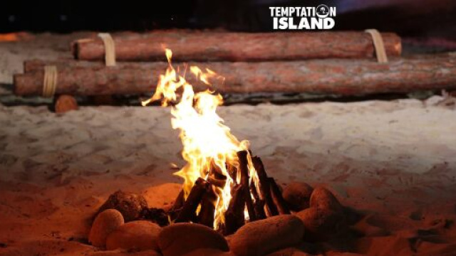 Temptation Island, a fuoco il villaggio.