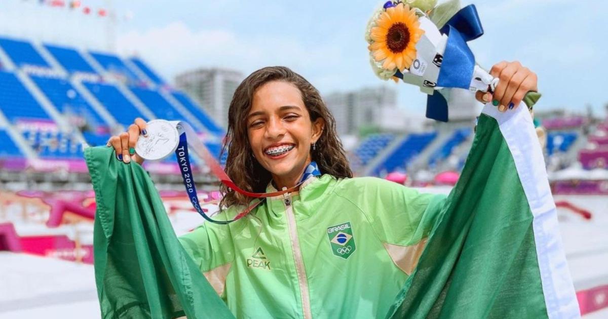 Rayssa Leal, com apenas 13 anos, é a medalhista mais nova do Brasil em Olimpíadas