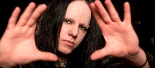 Joey Jordison è morto a soli 46 anni, è stato batterista degli Slipknot.