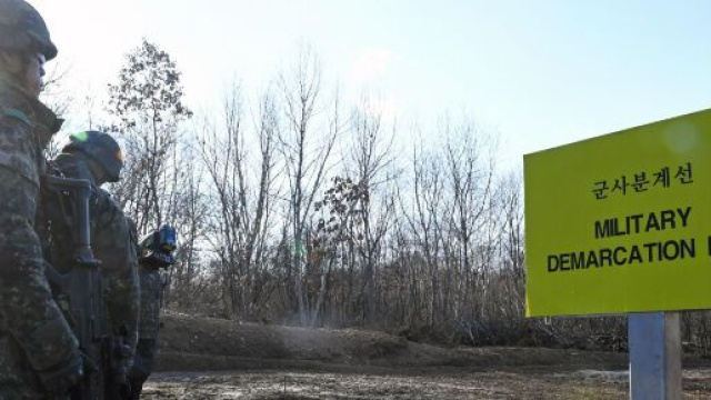 Corea del Sud e Corea del Nord ripristinano la hotline dopo un anno.