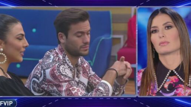 Elisabetta Gregoraci sbotta sui social contro un hater.