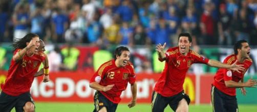 La Spagna esulta dopo aver battuto l'Italia ai rigori nel 2008.