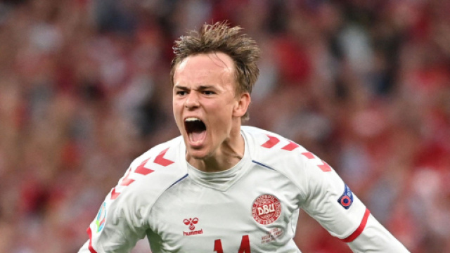 Mikkel Damsgaard piace al Milan