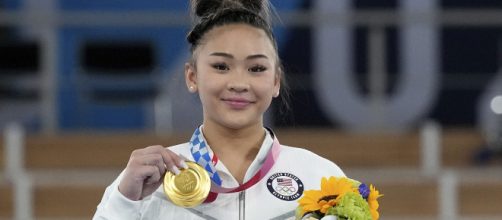 Suni Lee wins medal (Image source: Team USA/Twitter)