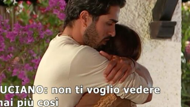 Temptation, Manuela e Luciano, insieme per soldi? Lei: ‘Quanto ti danno per stare con me?’.