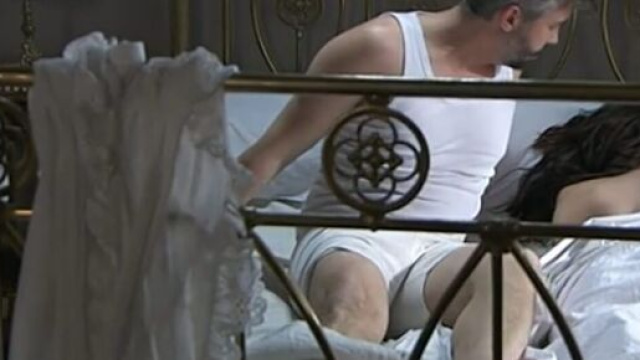 Una vita, anticipazioni: Laura fa credere di aver passato la notte con Felipe.