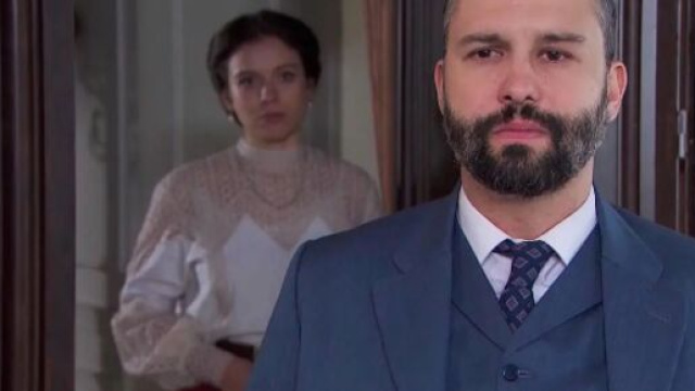 Una vita, spoiler spagnoli: Genoveva scredita Felipe, lui tenta di strangolarla.