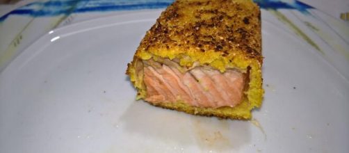 Salmone in crosta, un ottimo piatto unico della tradizione.