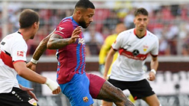 Le but sublime de Depay contre Stuttgart - Source : capture d'écran, BarcaTV