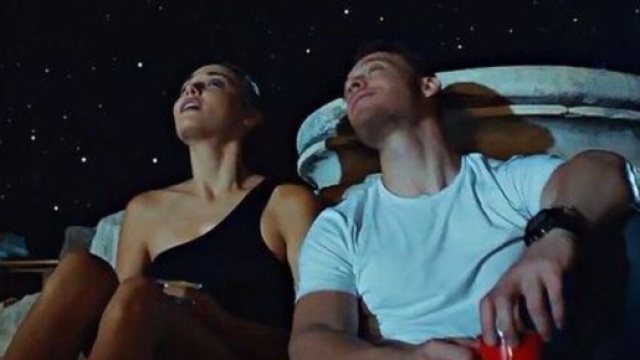 Love is in the Air: Serkan ritrova Eda all'interno di una buca.