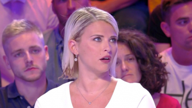 La chroniqueuse de TPMP Kelly Vedovelli. Source : capture d’écran C8