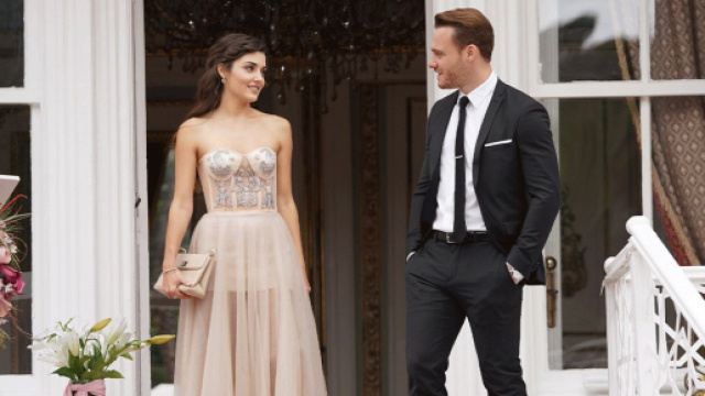 Love is in the air, trama turca: Erdem dice a tutti che la storia tra Eda e Serkan è finta.