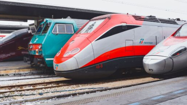 Tutti gli scioperi dei treni a luglio, treni merci e treni passeggeri. Trenord fermi 23 ore.