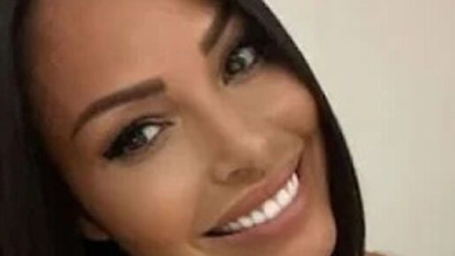 Carolina Marconi si è rasata i capelli a zero.