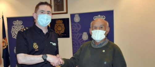 Un policía de Palencia devolvió 1.200 euros extraviados a un jubilado (Policía Nacional)